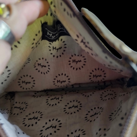 Myra EUC Wristlet Striped Clutch No Stains No Holes Ships Next Day - Picture 5 of 7